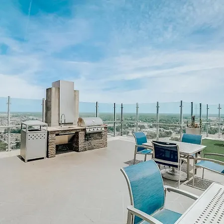 Frontdesk Uptown Apts With City Views Charlotte